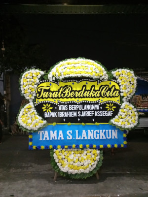 Papan Bunga Duka di Janah Mansiwui